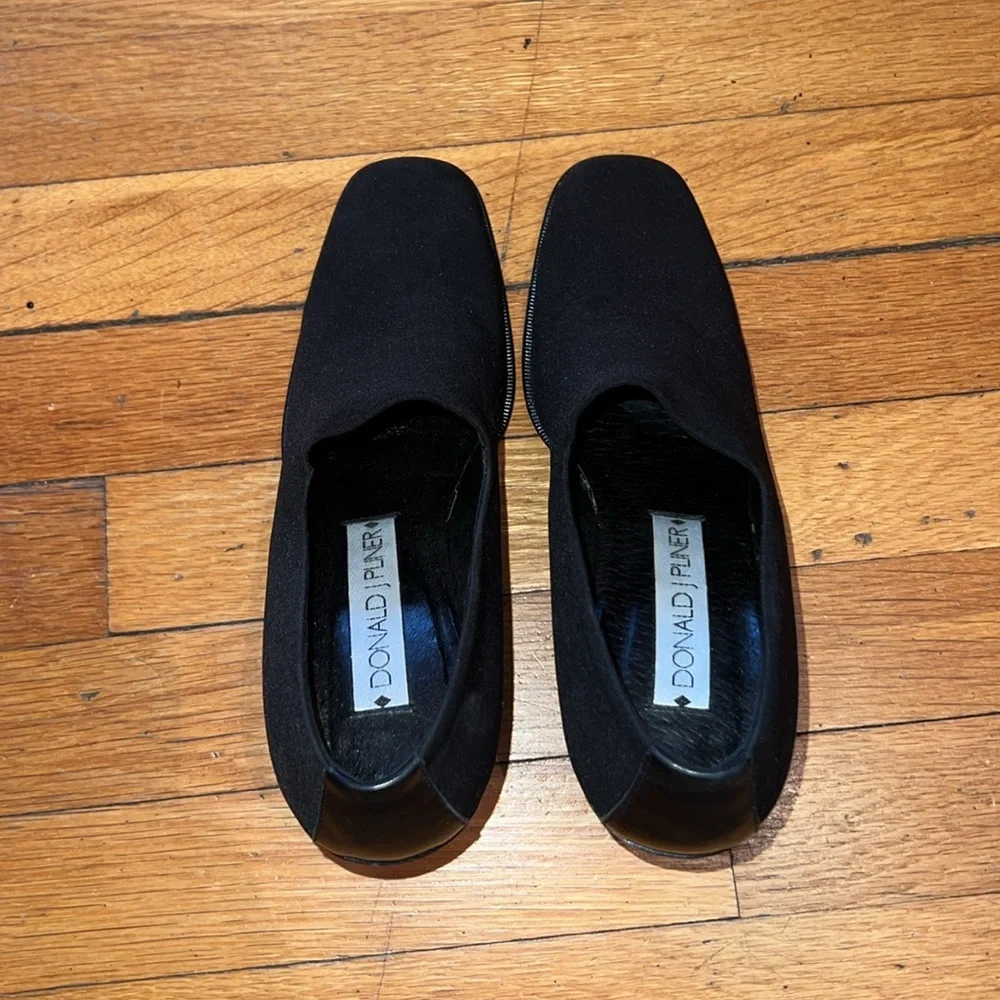 Donald J. Pliner The Chelsie Pump Heels in Black, size 7.5